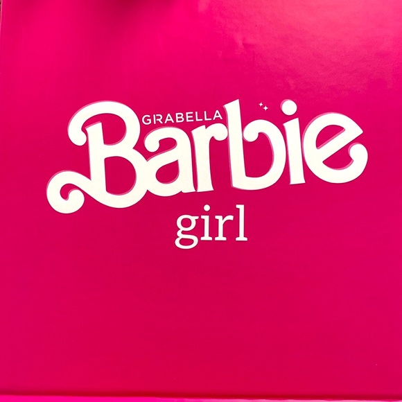 BARBIE Beauty Gift Box Lipsticks, Lip Gloss, Perfume, Lipliners, and More - Picture 5 of 5